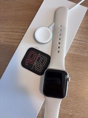 Apple Watch SE (3rd Generation) – GPS + Cellular